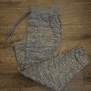 Athleta - Shark Bite- Ankle Jogger - Size Small